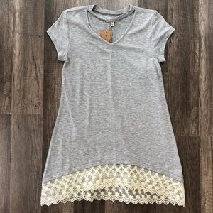Girls gray lace trimmed short sleeve